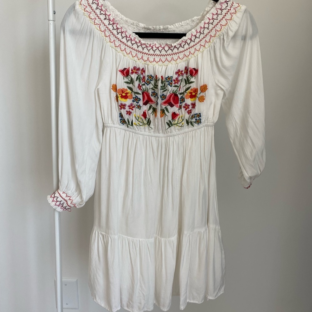 White off the shoulder Dress small